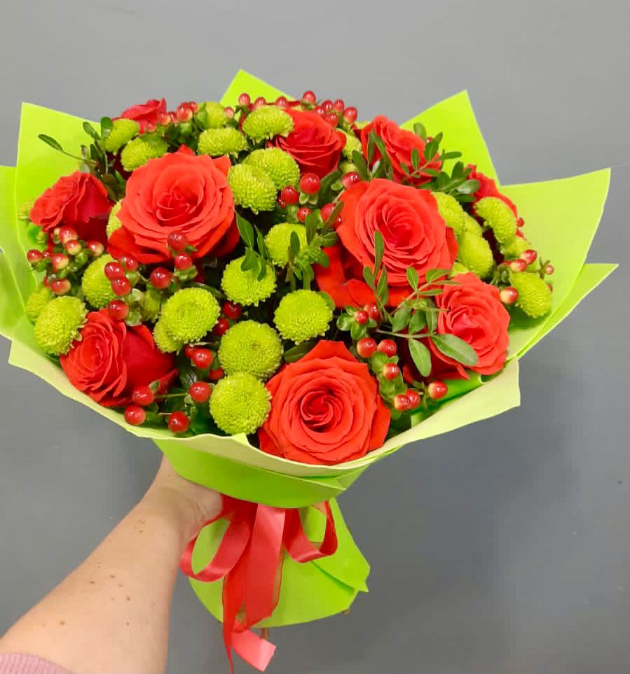 Букет цветов из: Хризантемы и Розы в Приупский