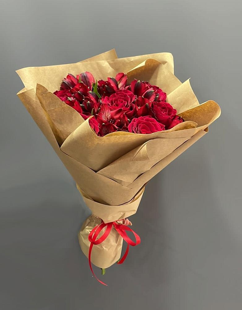 Букет цветов из: Альстромерии и Розы в Приупский