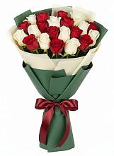 Букет Микс из красных и белых роз в Приупский