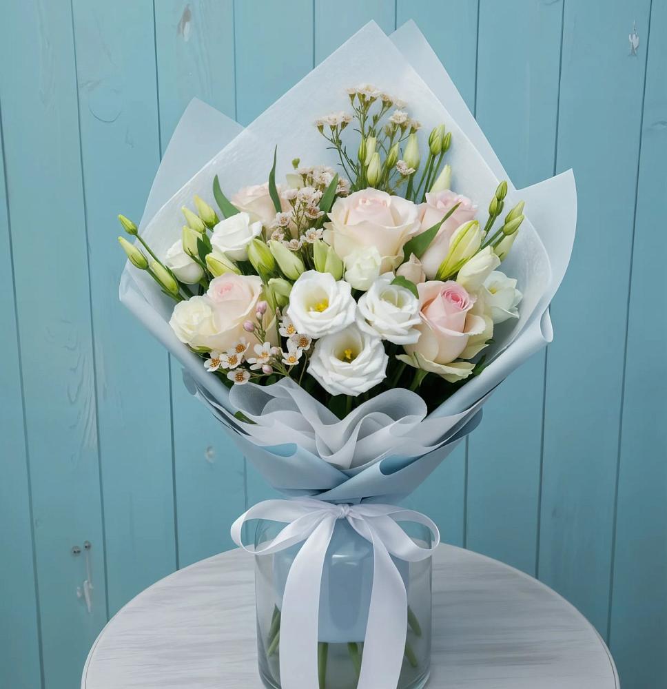 Букет цветов из: Розы и Лизиантусы в Приупский