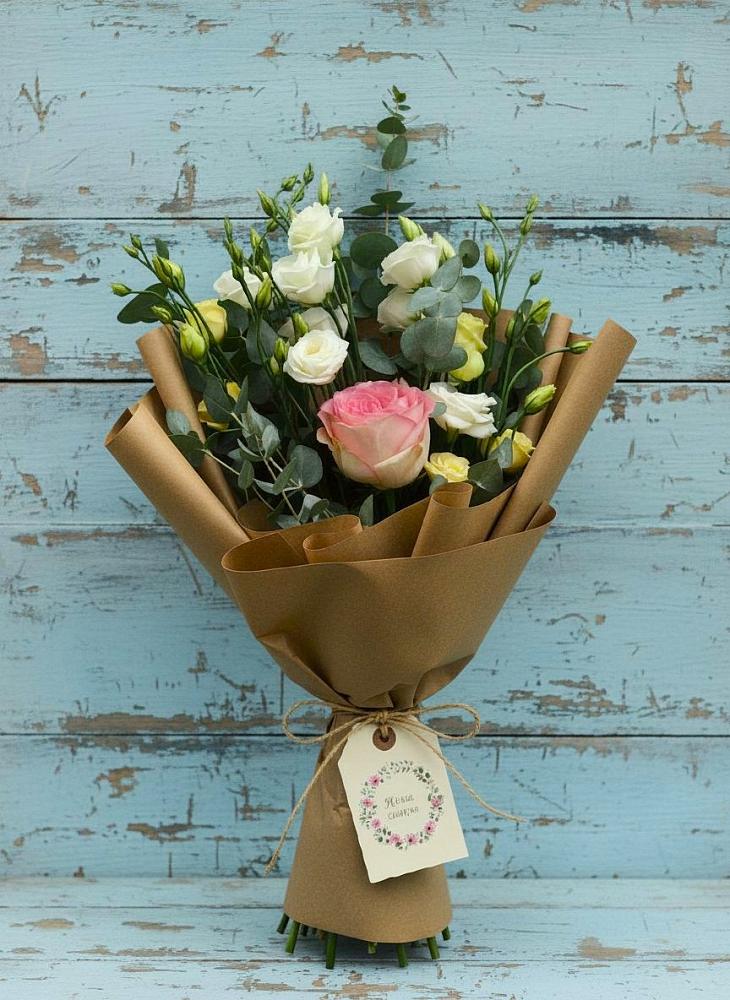 Букет цветов из: Розы и Лизиантусы в Приупский