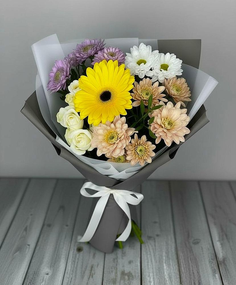 Букет цветов из: Розы, Герберы и Хризантемы в Приупский