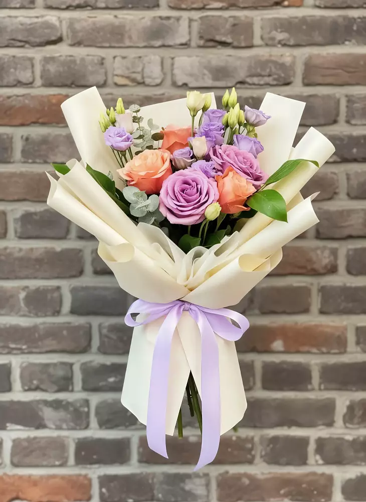 Букет цветов из: Лизиантусы и Розы в Приупский