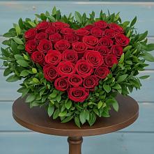 Цветочная композиция из Розы в виде сердца в Приупский