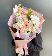 Букет цветов из:  Хризантемы и Розы в Приупский