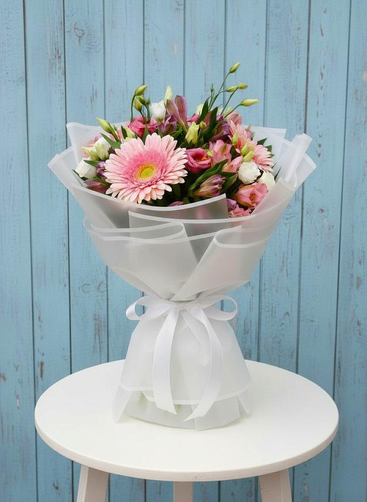 Букет цветов из: Герберы, Альстромерии и Лизиантусы в Приупский