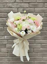 Букет цветов из:  Гвоздики, Розы, Лизиантусы и Хризантемы в Приупский