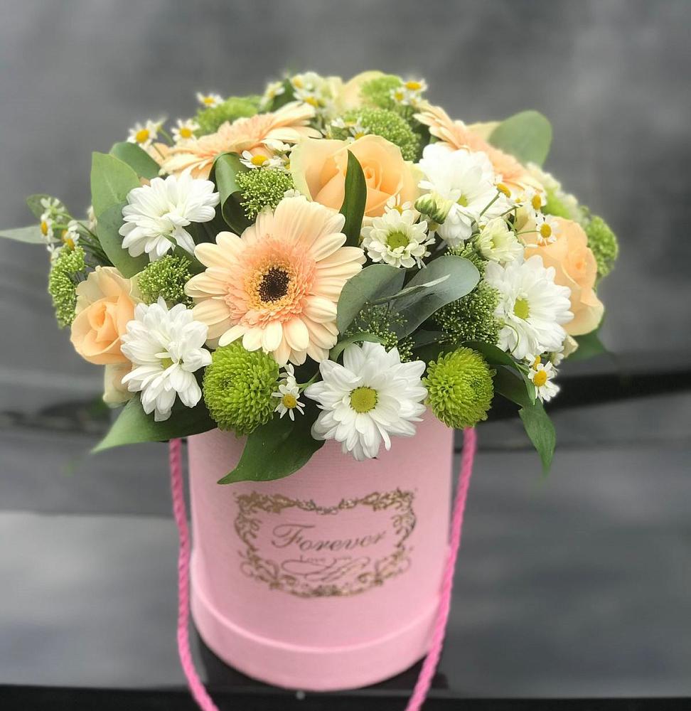 Цветочная композиция из Розы, Герберы и Хризантемы в шляпной коробке в Приупский