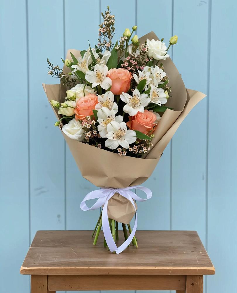 Букет цветов из: Альстромерии, Лизиантусы, Розы и Хризантемы в Приупский